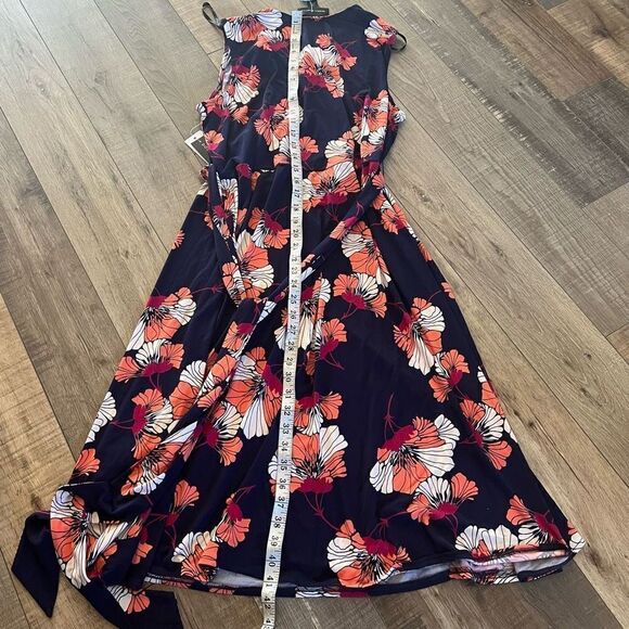 Stitch Fix I Donna
Morgan Laddie Faux
Wrap Dress, size 14 W - Picture 4 of 7